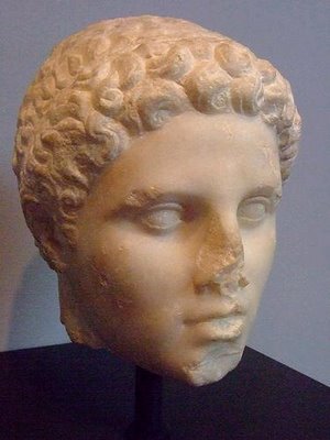 Александар Македонски имал многу пријатели ма од сите најдраг му бил Хефестион
